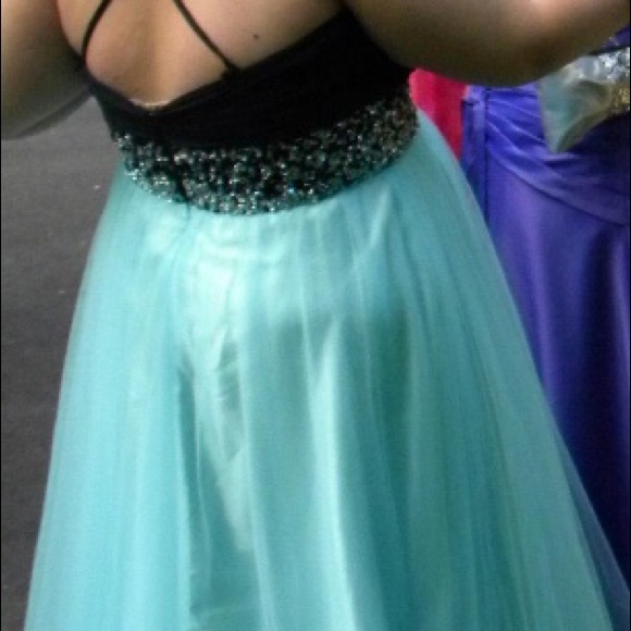 Beautiful Size 18 Gown/prom dress - Picture 5 of 6